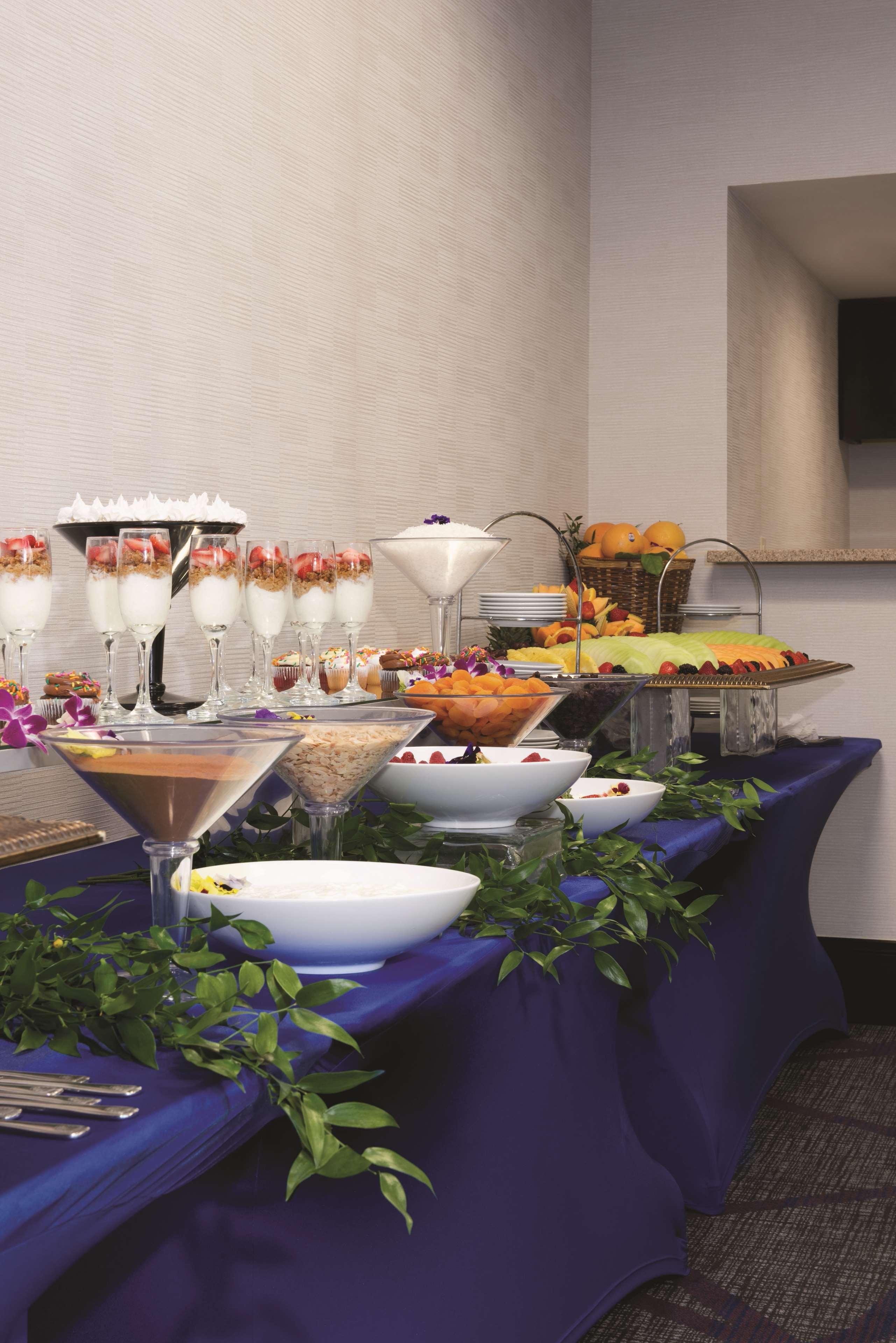 Hilton Long Island/Huntington Hotel Melville Restaurant billede